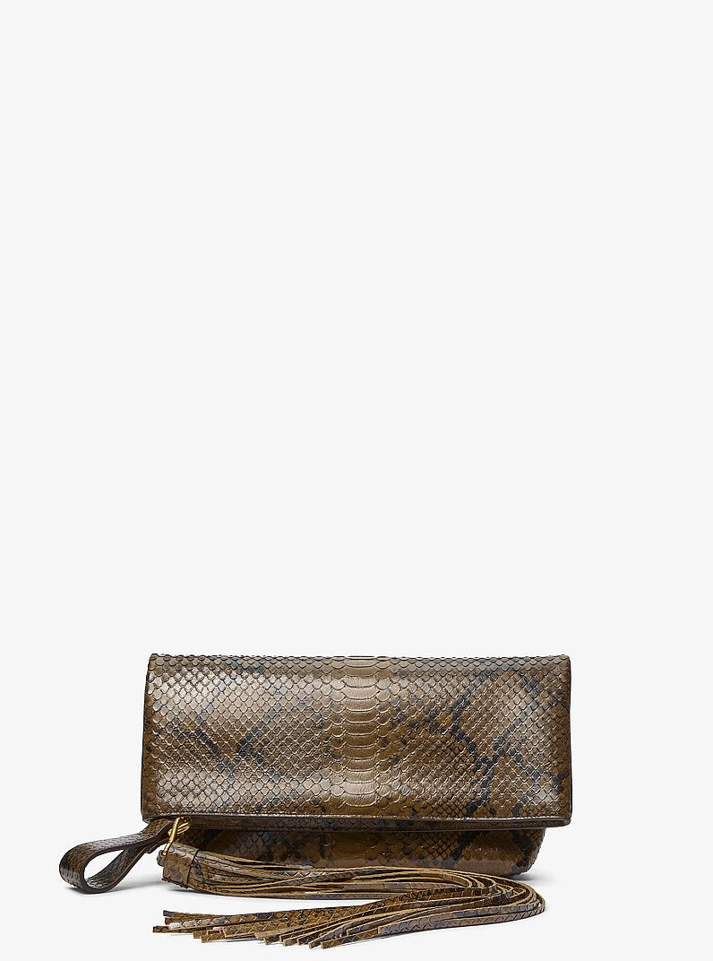 Michael Kors Lily Snake Embossed Leather Foldover Clutch | Limited Edition — Made in Italy en Fennel — vista frontal | Original Export