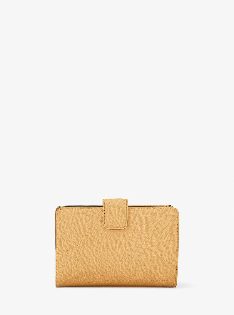 Carteira Michael Kors Medium Crossgrain Leather Wallet, Couro Crossgrain, cor Honeywheat (Dourado Acastanhado), detalhe do material | Original Exports