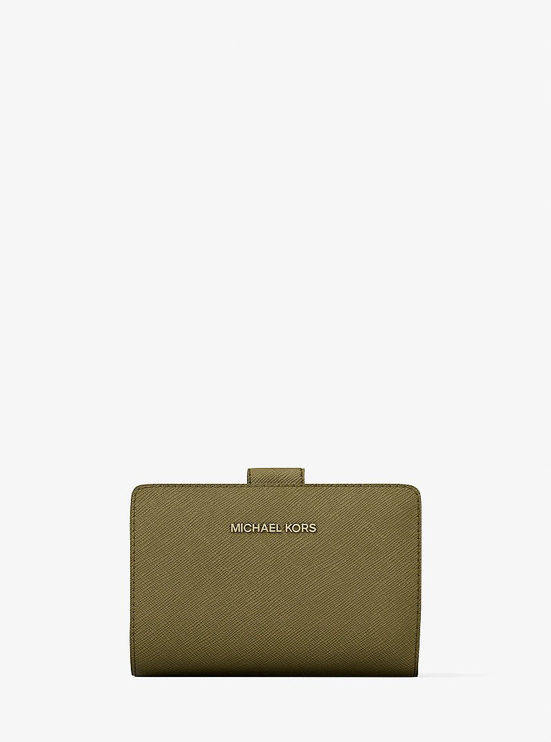 Carteira Michael Kors Medium Crossgrain Leather Wallet, Couro Crossgrain, cor Oregano (Verde Musgo), vista frontal | Original Exports