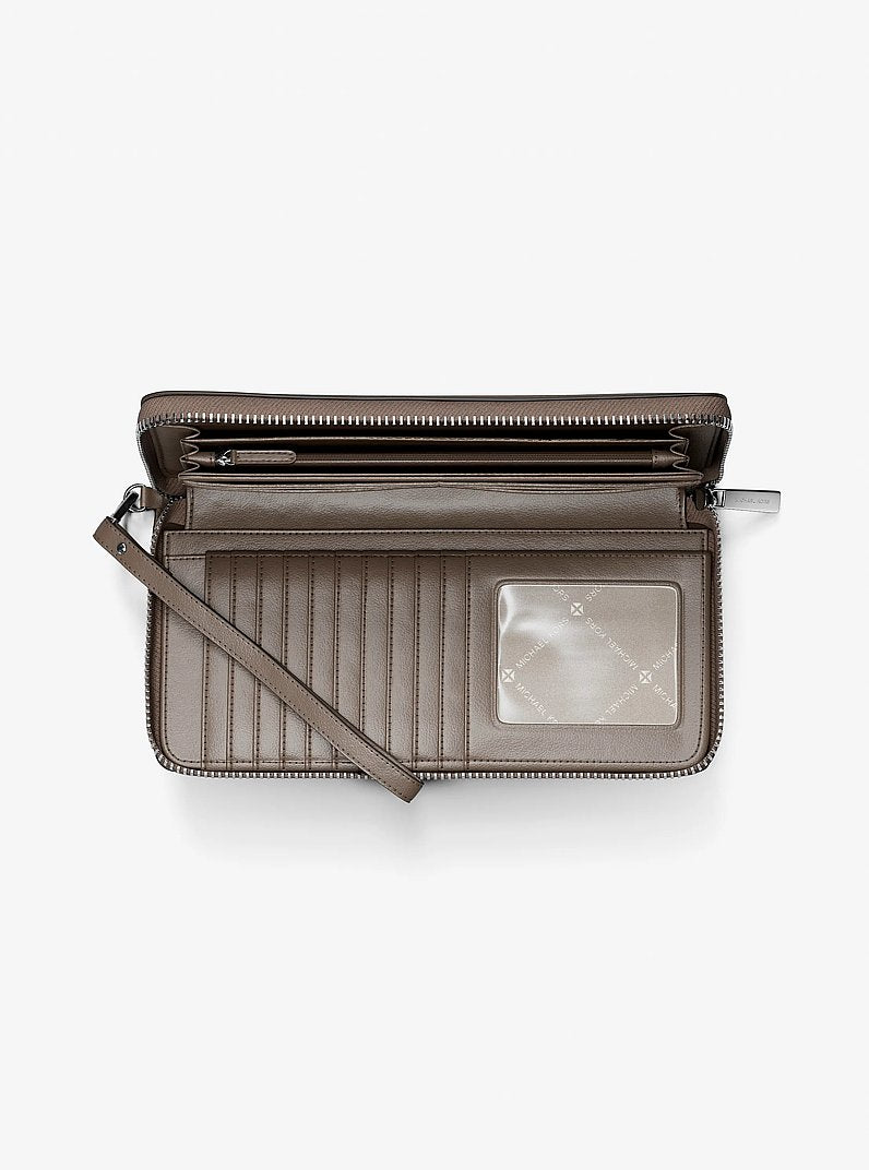 Carteira Michael Kors Large Pebbled Leather Continental Wallet, Couro Pebbled, cor Mushroom (Cinza Acastanhado), vista lateral | Original Exports