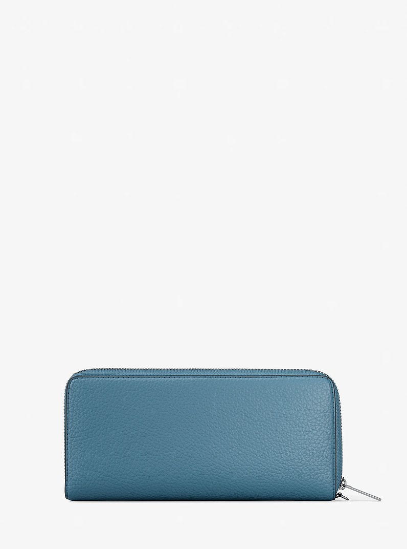 Carteira Michael Kors Large Pebbled Leather Continental Wallet, Couro Pebbled, cor Jeans (Denim), detalhe do material | Original Exports