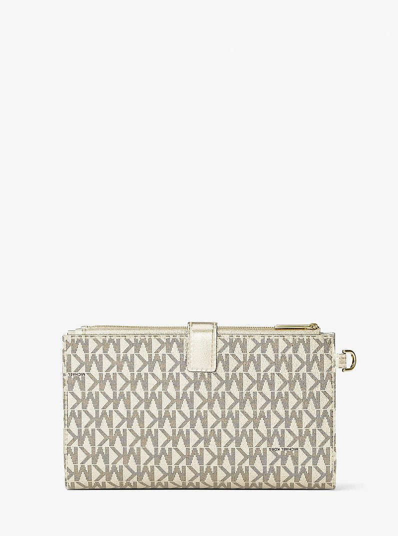 Carteira de Pulso Michael Kors Jet Set Travel Large Signature Logo Wristlet, Lona com Logo Signature, cor Dourado Claro, detalhe do material | Original Exports