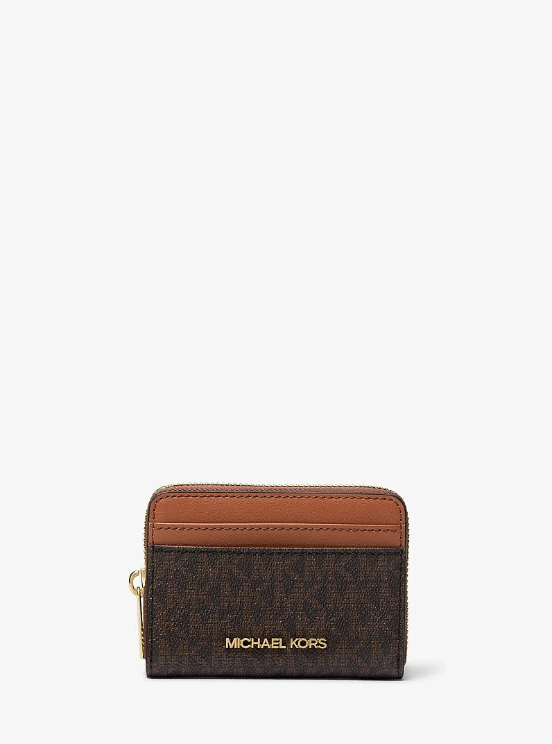 Porta-cartões Michael Kors Jet Set Travel Medium Logo Zip-Around Card Case, Lona com Logo Signature, cor Marrom, vista frontal | Original Exports