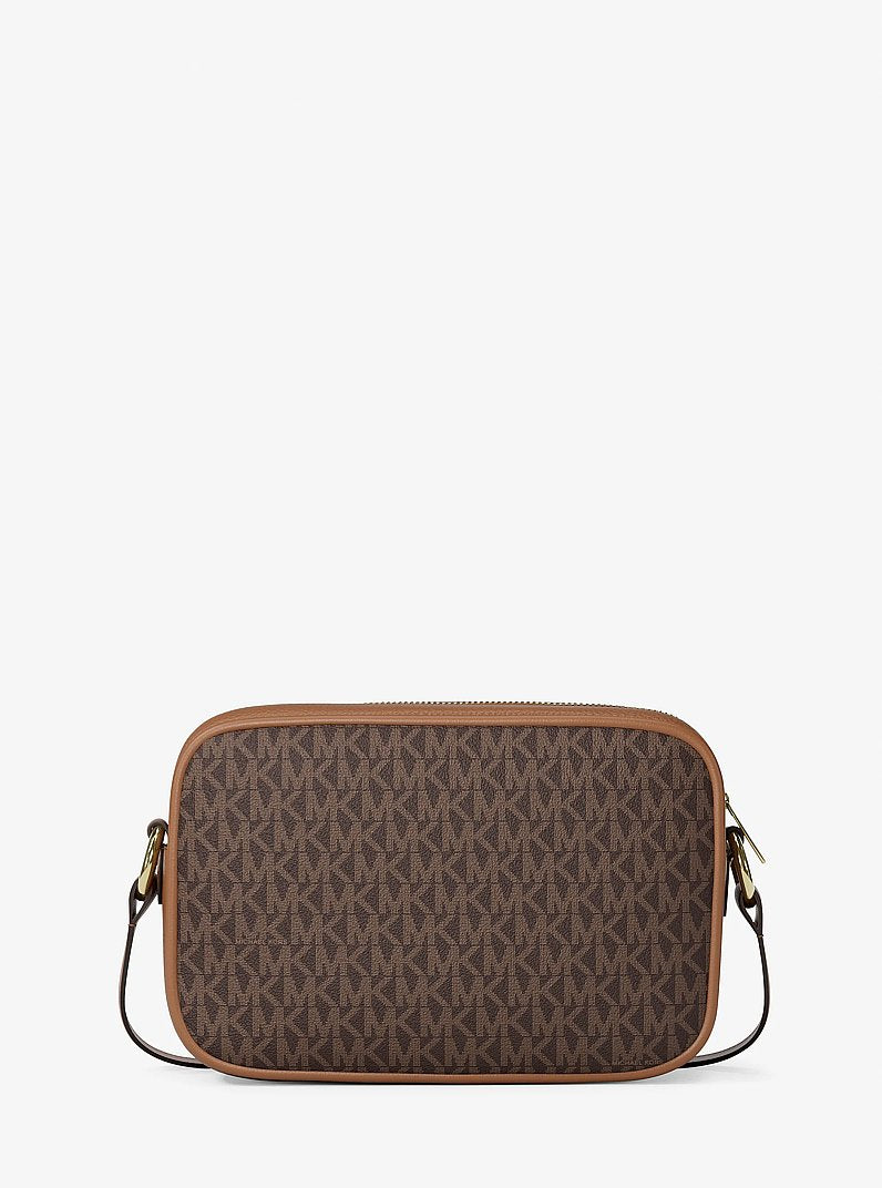 Michael Kors Jet Set Travel Large Signature logo Camera Crossbody Bag en Brown — detalle de cierre | Original Export