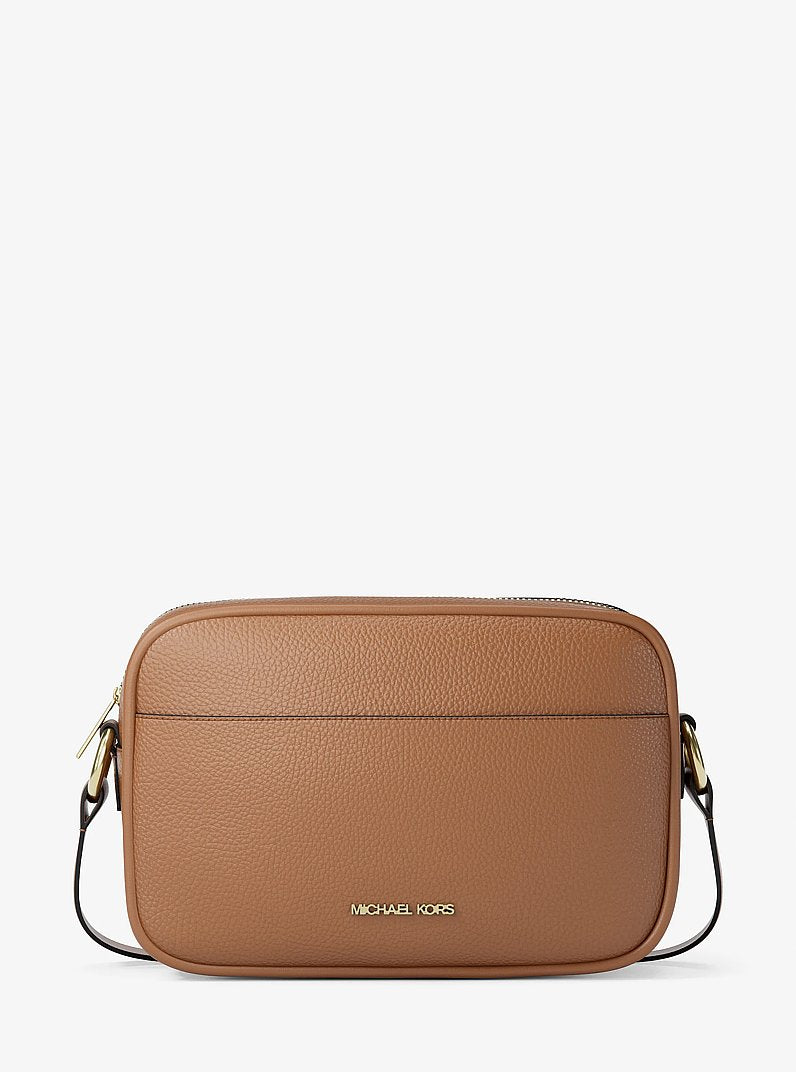 Michael Kors Jet Set Large Pebbled Leather Camera Crossbody Bag en Black — vista frontal | Original Export