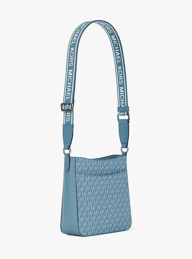 Michael Kors Jet Set Signature Logo Messenger Bag en Denim — vista trasera | Original Export