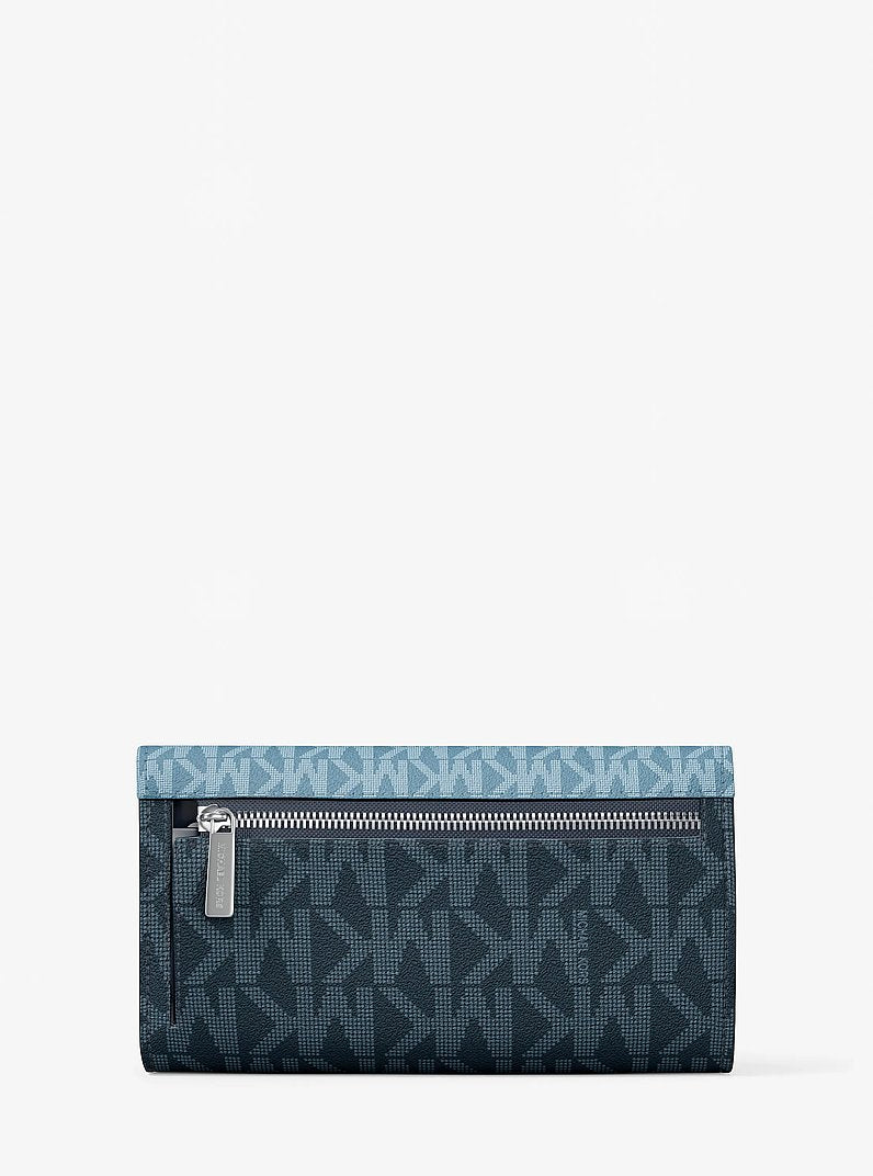 Carteira Michael Kors Jet Set Travel Signature Logo Tri-Fold Wallet, Lona com Logo Signature, cor Jeans Multicolor, detalhe do material | Original Exports