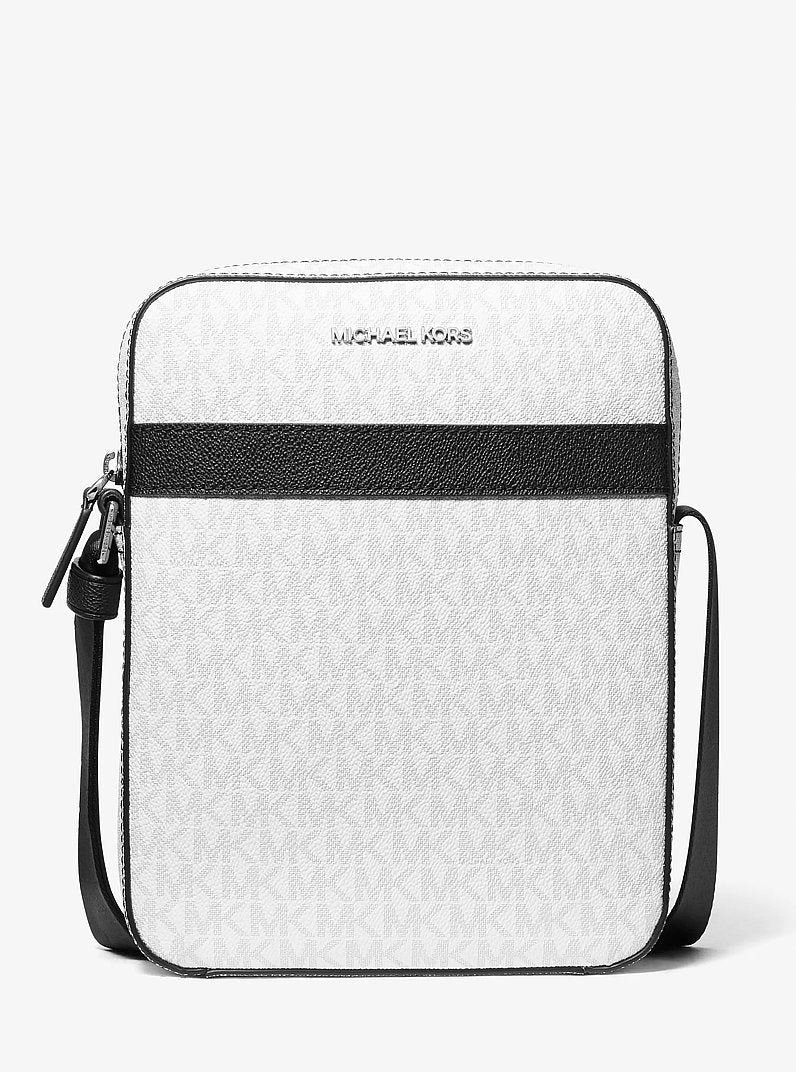Bolsa Michael Kors Cooper Signature Logo Flight Bag, Lona com Logo Signature, cor Branco Vivo, vista frontal | Original Exports