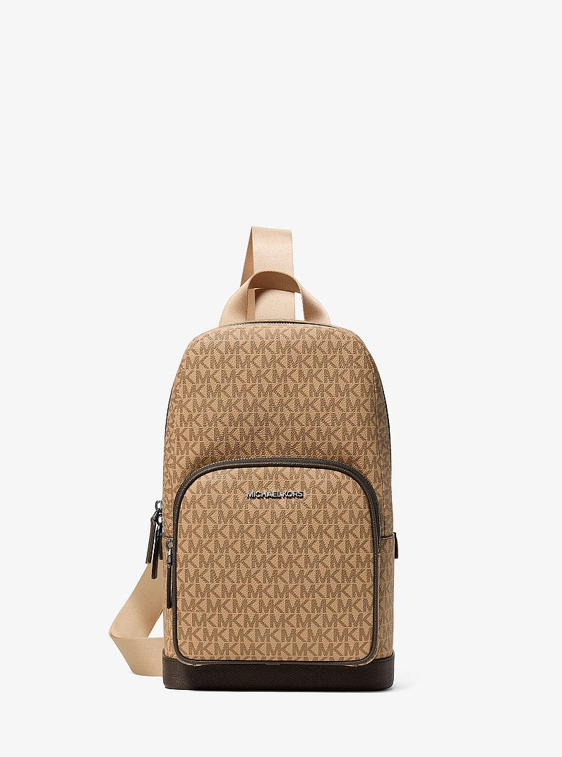 Bolsa Michael Kors Cooper Logo Sling Pack, Lona com Logo Signature, cor Camel, vista frontal | Original Exports