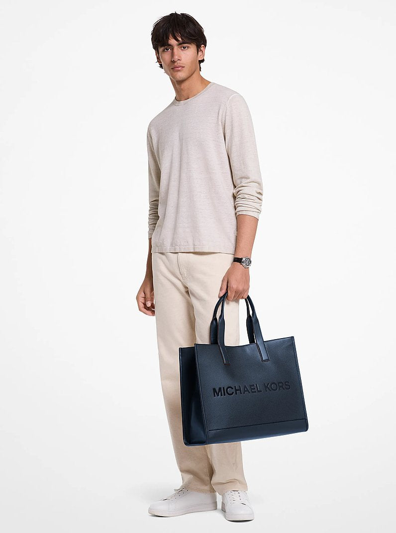 Bolsa Michael Kors Cooper Logo Embossed Pebbled Leather Tote Bag, Couro Pebbled, cor Azul Marinho, detalhe do material | Original Exports