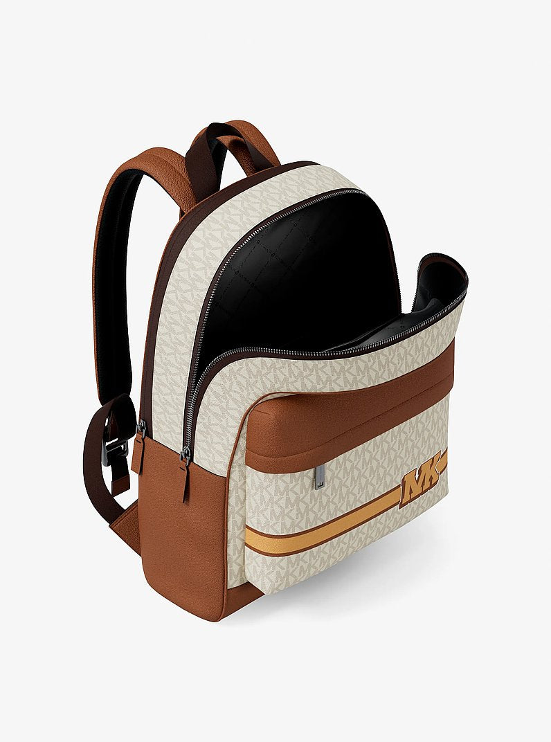 Mochila Michael Kors Pacey Embellished Striped Signature Logo Backpack, Lona com Logo Signature, cor Vanilla Combo, vista lateral | Original Exports