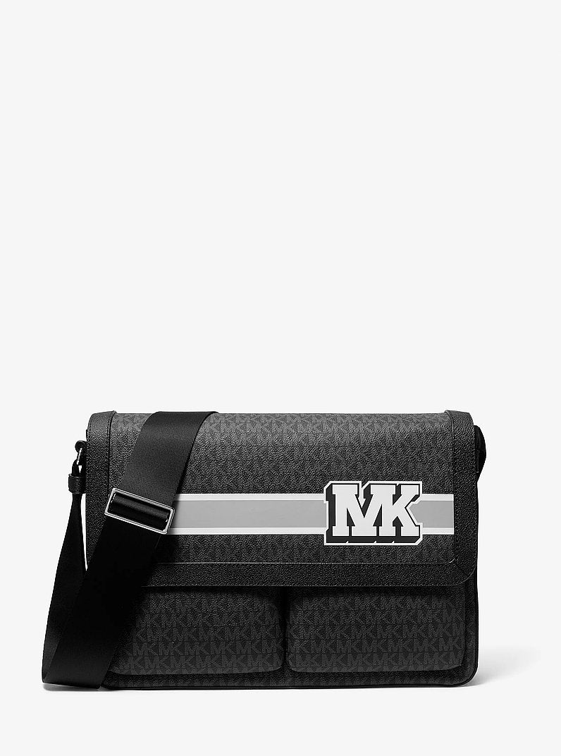 Bolsa Michael Kors Pacey Embellished Signature Logo Messenger Bag, Lona com Logo Signature, cor Preto Combo, vista frontal | Original Exports