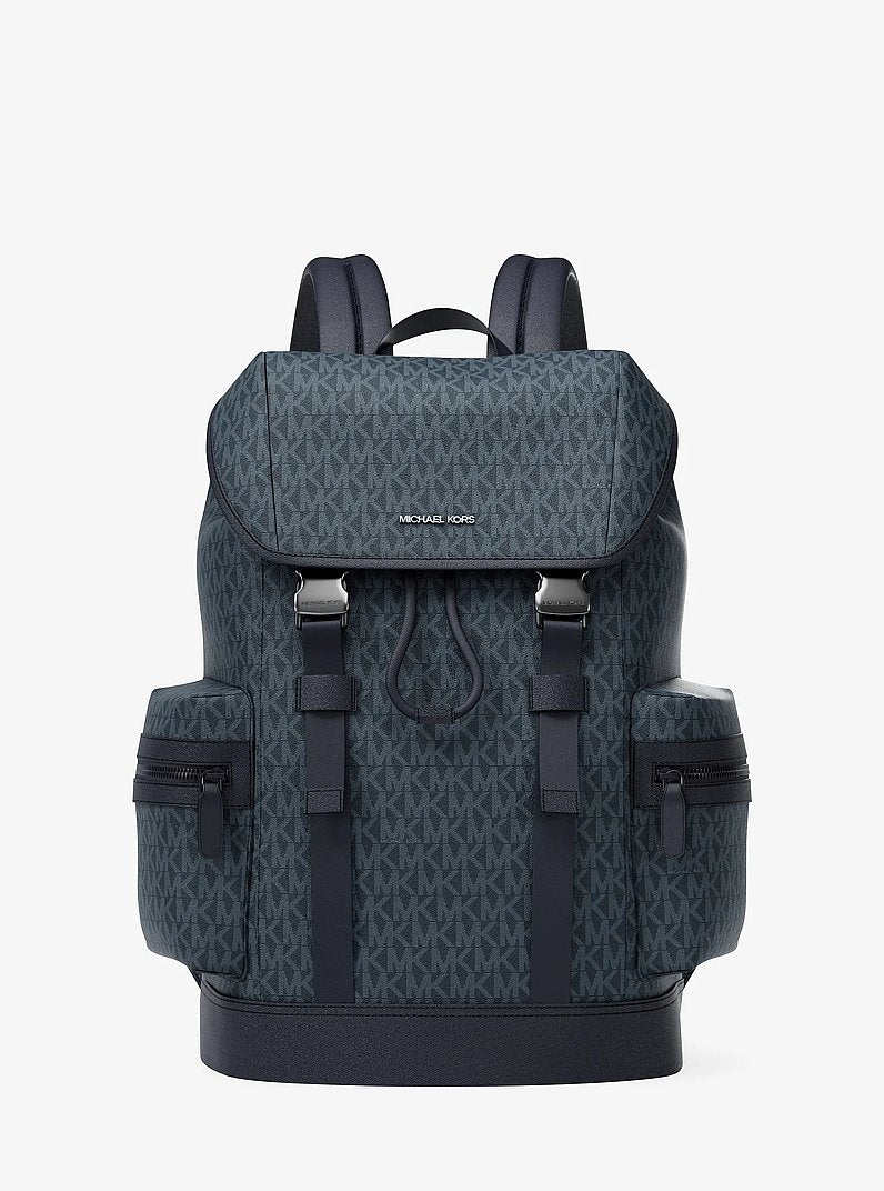 Mochila Michael Kors Cooper Logo Backpack, Lona com Logo Signature, cor Admiral/Azul Claro, vista frontal | Original Exports