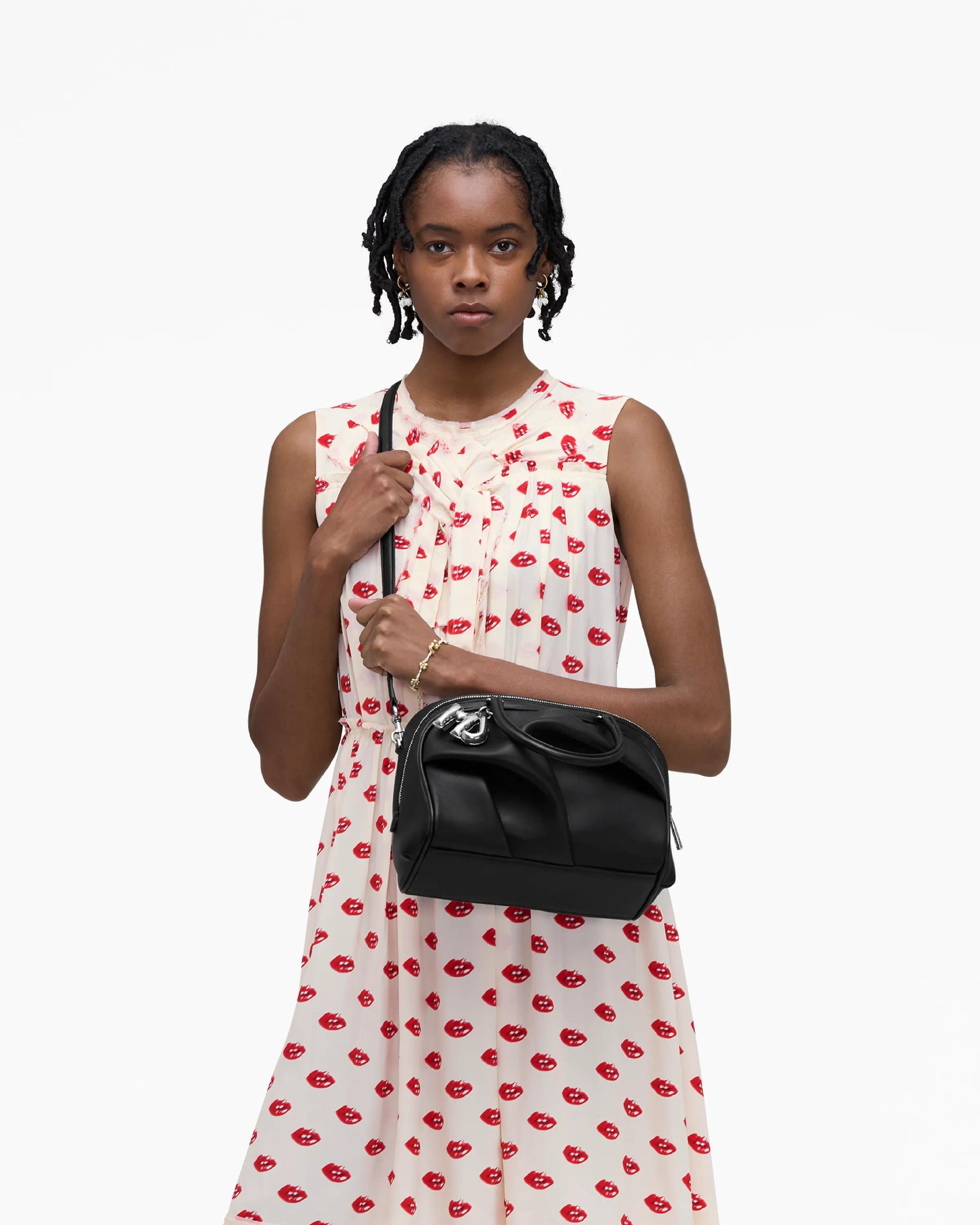Bolsa Marc Jacobs The Small Wave, Couro de Carneiro, cor Preto, vista lateral | Original Exports