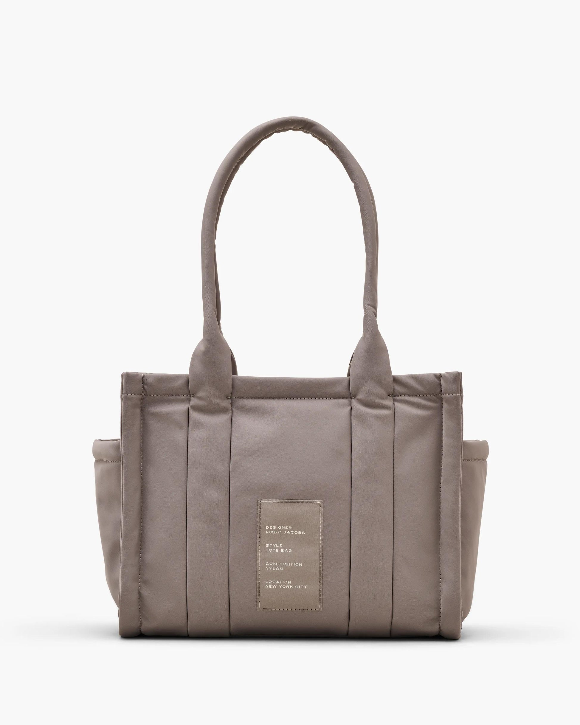Bolsa Marc Jacobs The Puffy Nylon Medium Tote Bag, Nylon acolchoado, cor Cimento, detalhe do material | Original Exports