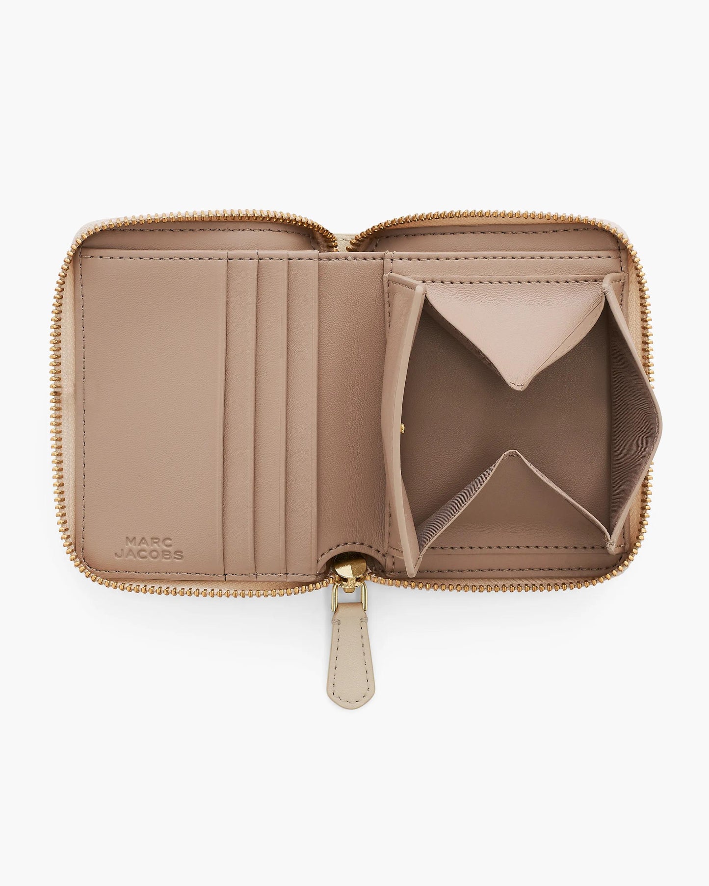 Carteira Marc Jacobs The Everyday Slim Compact Wallet, Couro Legítimo Liso, cor Branco Nuvem, detalhe do material | Original Exports