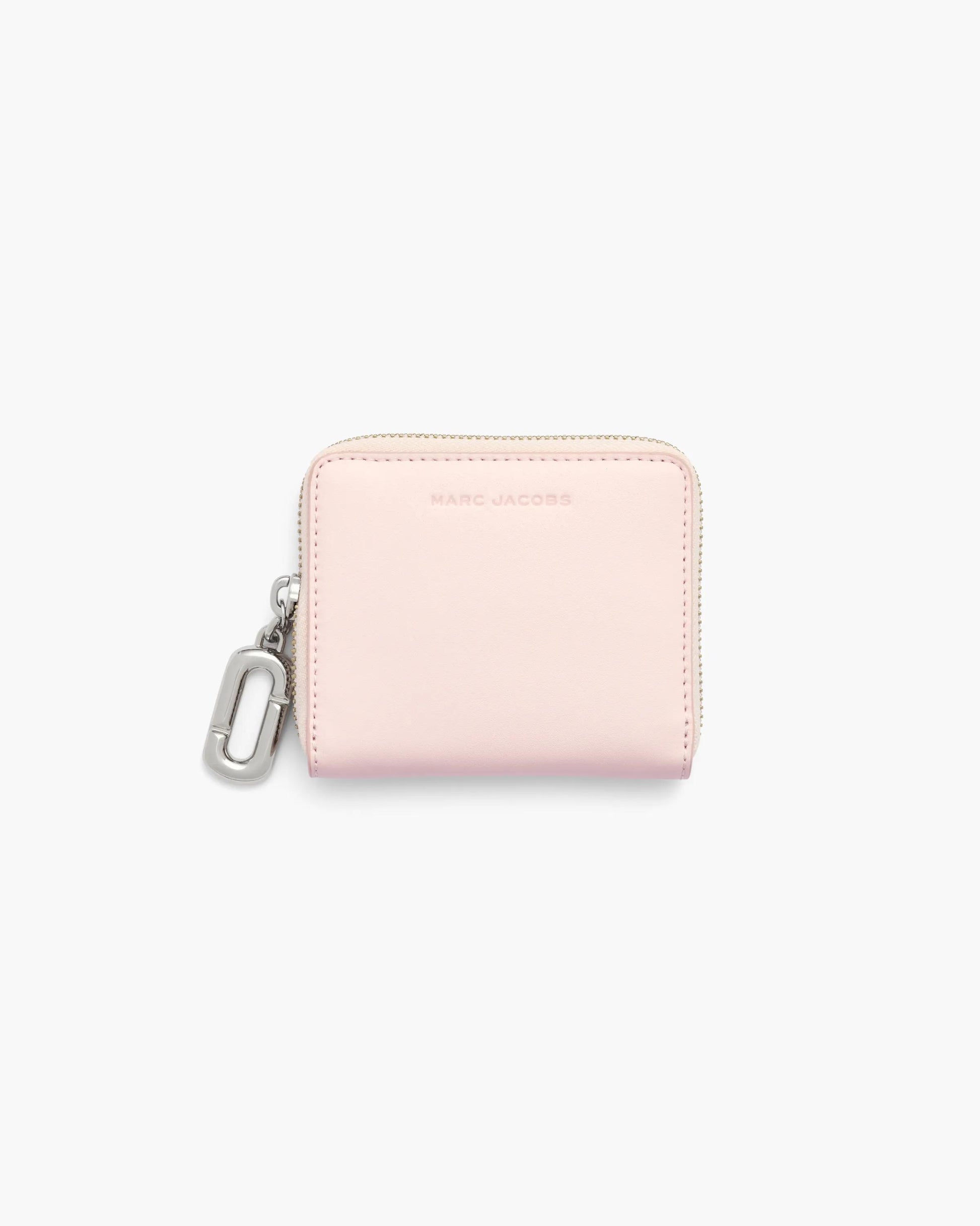 Carteira Marc Jacobs Scene Slim Compact Wallet, Couro Legítimo Liso, cor Rosa Pó, vista frontal | Original Exports