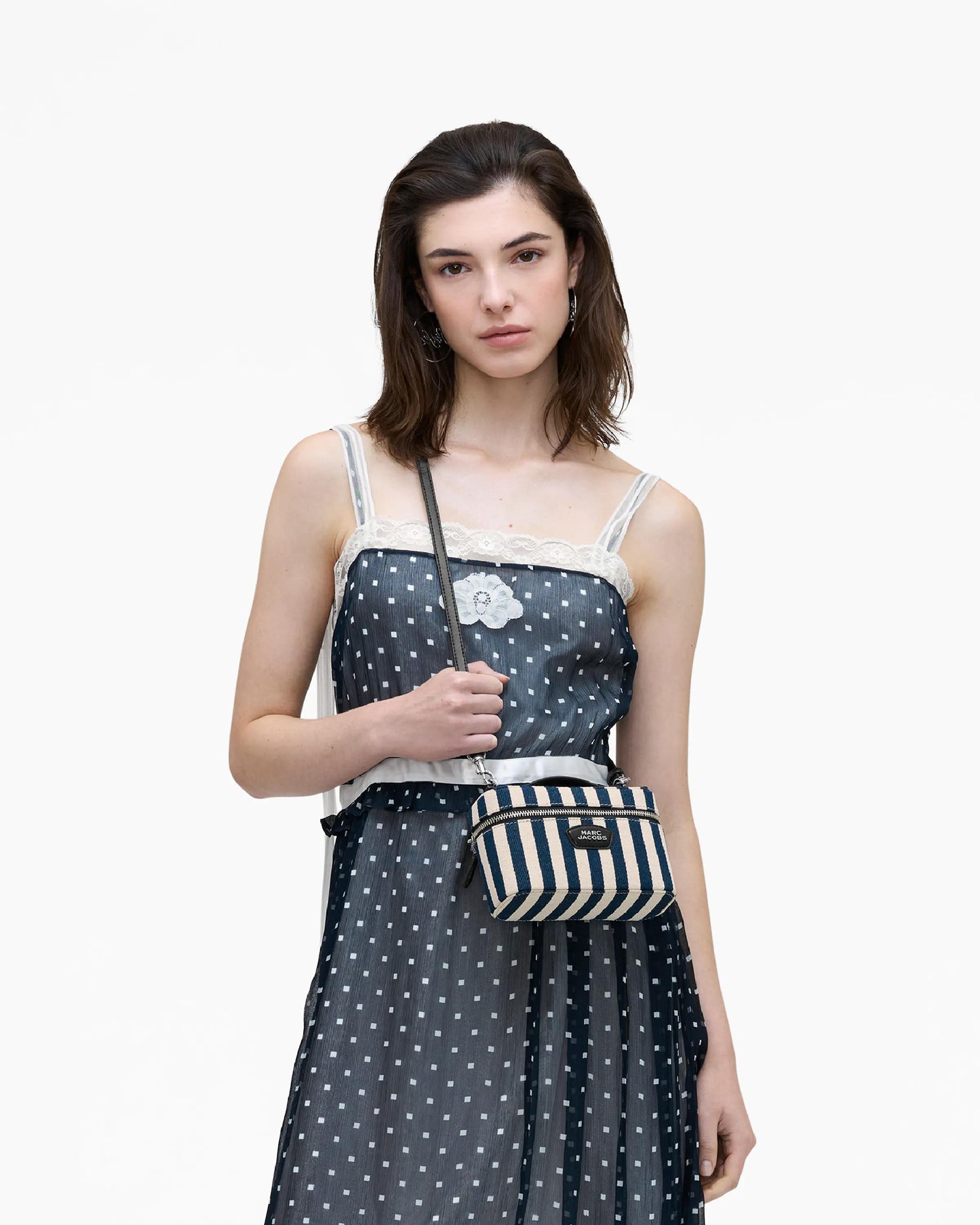 Bolsa Marc Jacobs The Stripe Canvas Everyday Vanity Bag, Lona Listrada Pesada, cor Azul Mar Multicolor, vista lateral | Original Exports