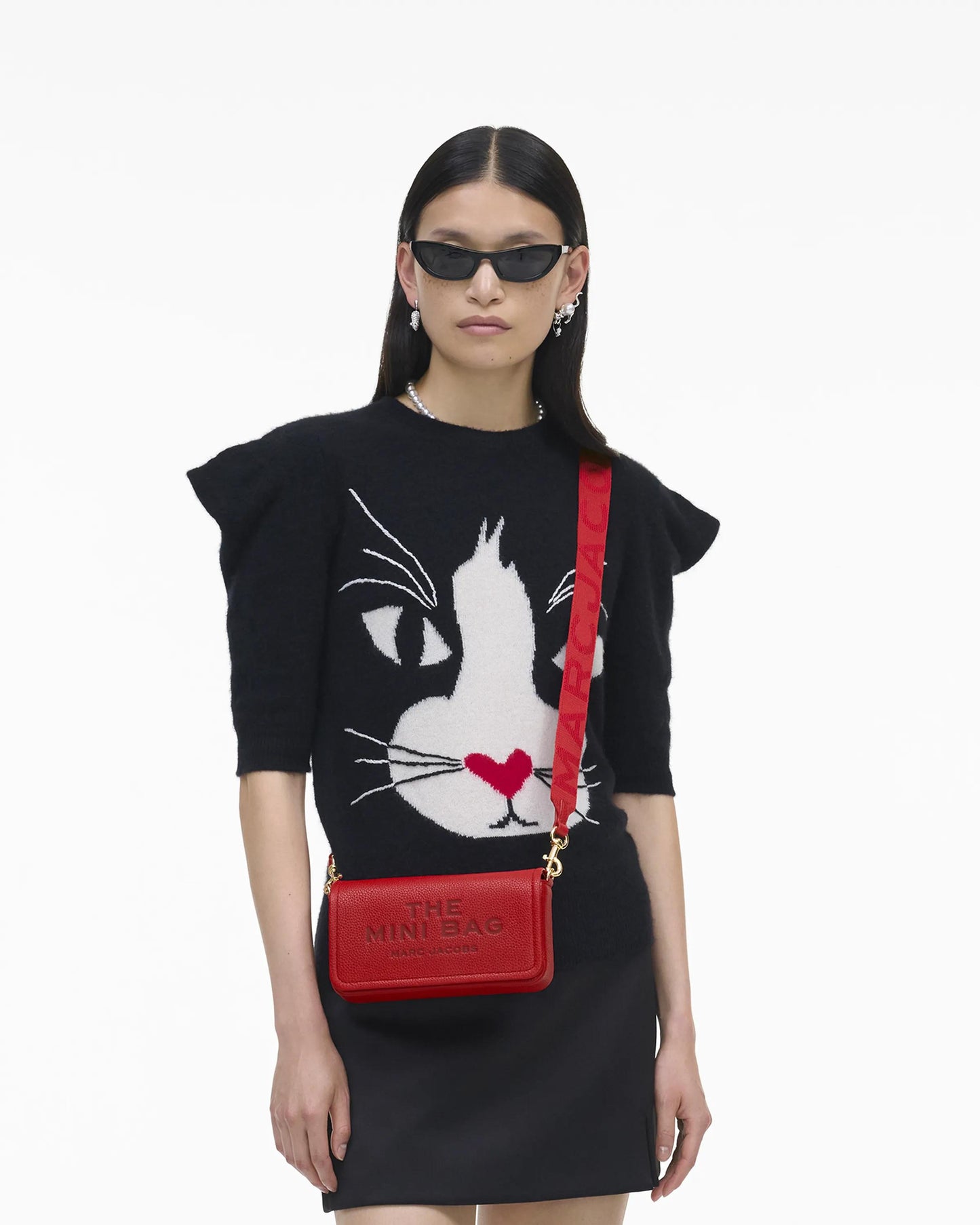 Bolsa Marc Jacobs The Leather Mini Bag, Couro Legítimo, cor Vermelho Intenso, vista lateral | Original Exports