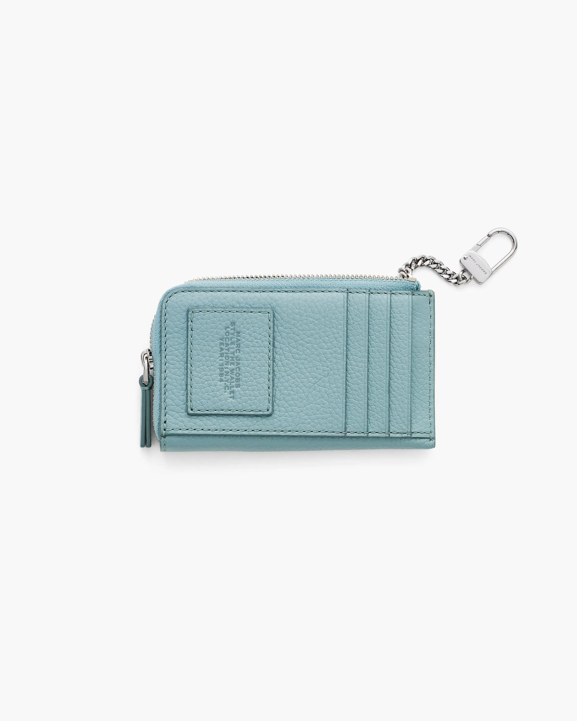 Carteira Marc Jacobs The Leather Top Zip Multi Wallet, Couro Legítimo, cor Azul Céu, detalhe do material | Original Exports