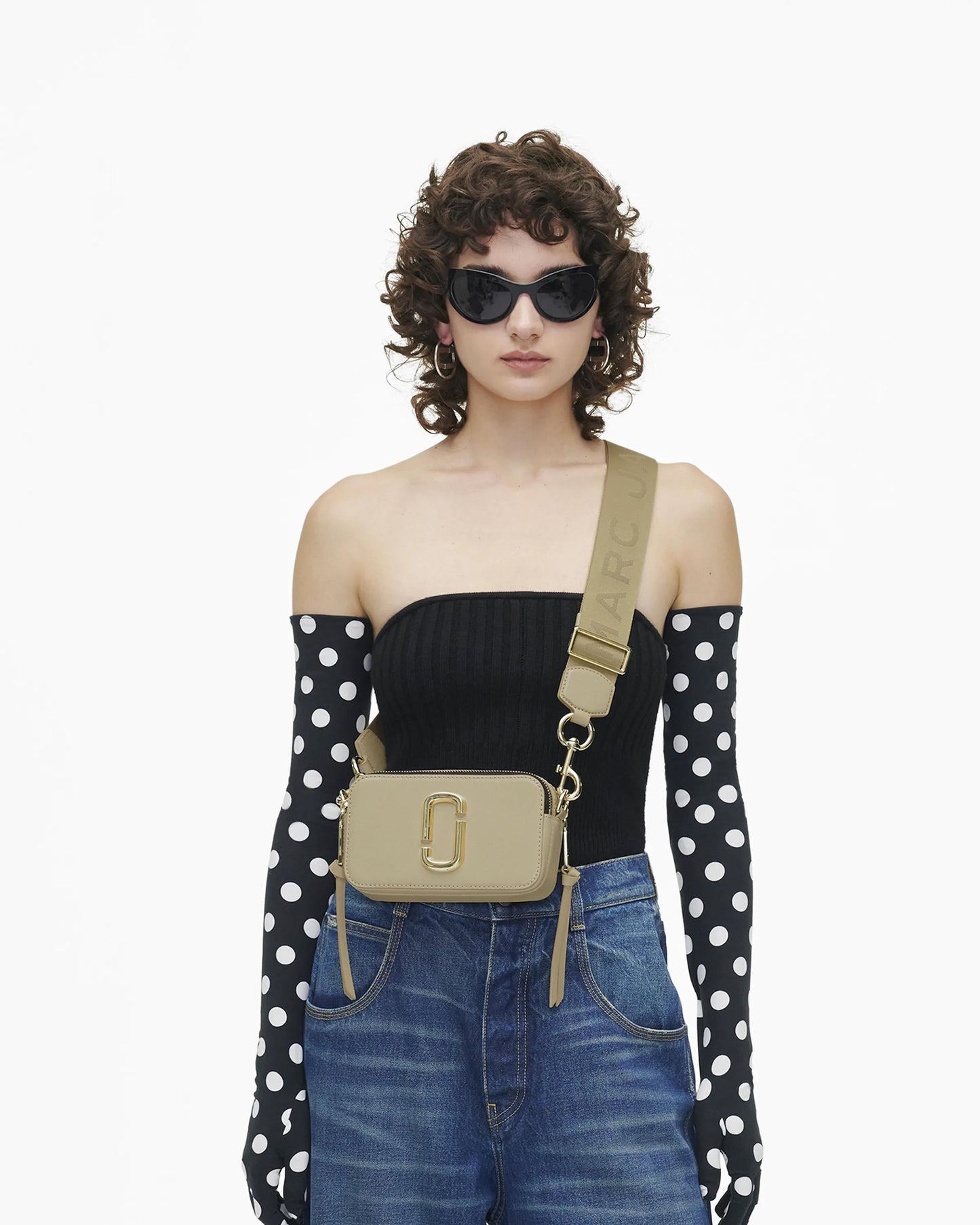 Bolsa Marc Jacobs The Snapshot DTM, Couro Saffiano Legítimo Tonal, cor Cáqui, vista lateral | Original Exports