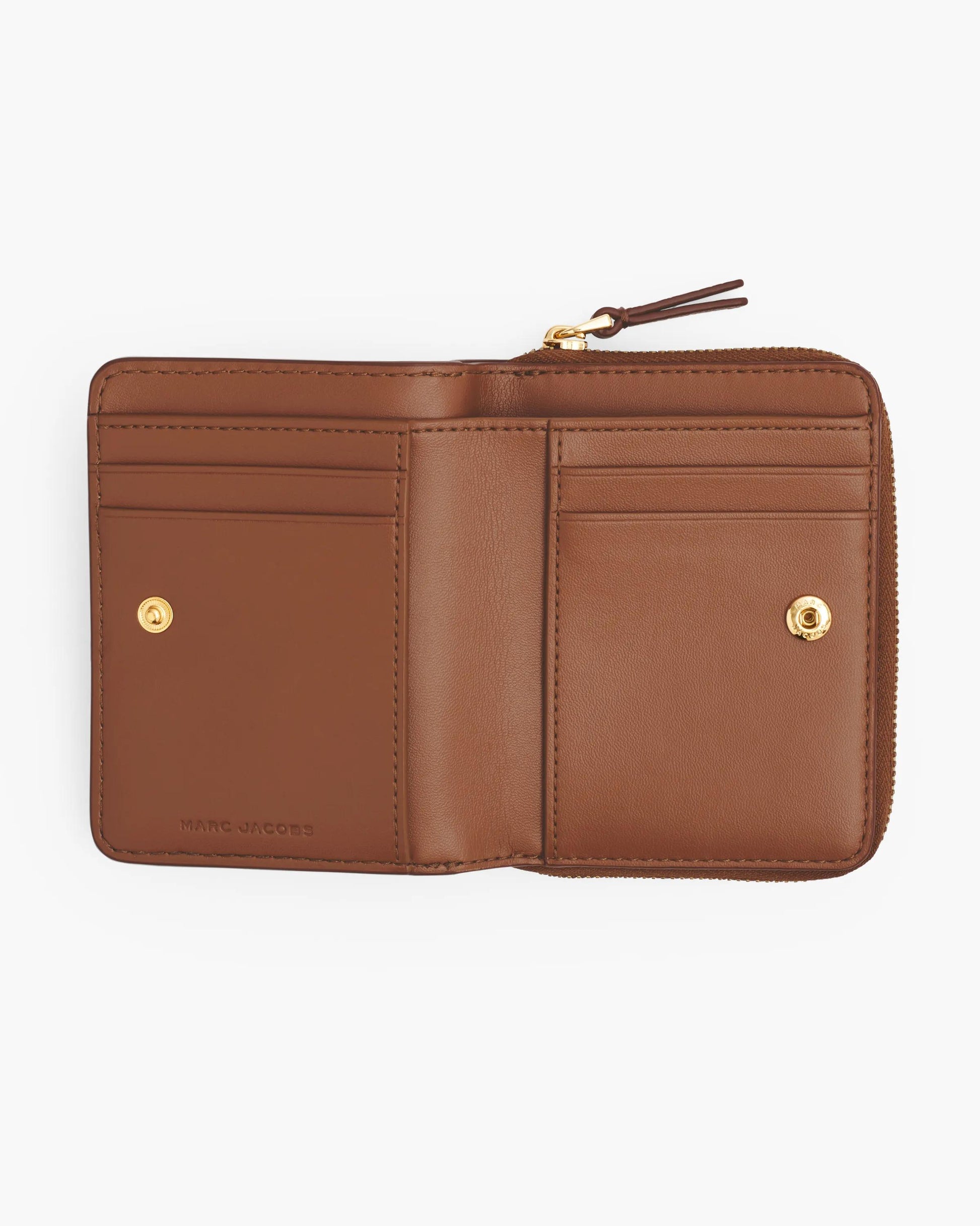 Carteira Marc Jacobs The Leather Mini Compact Wallet, Couro Legítimo, cor Óleo de Argan, vista lateral | Original Exports