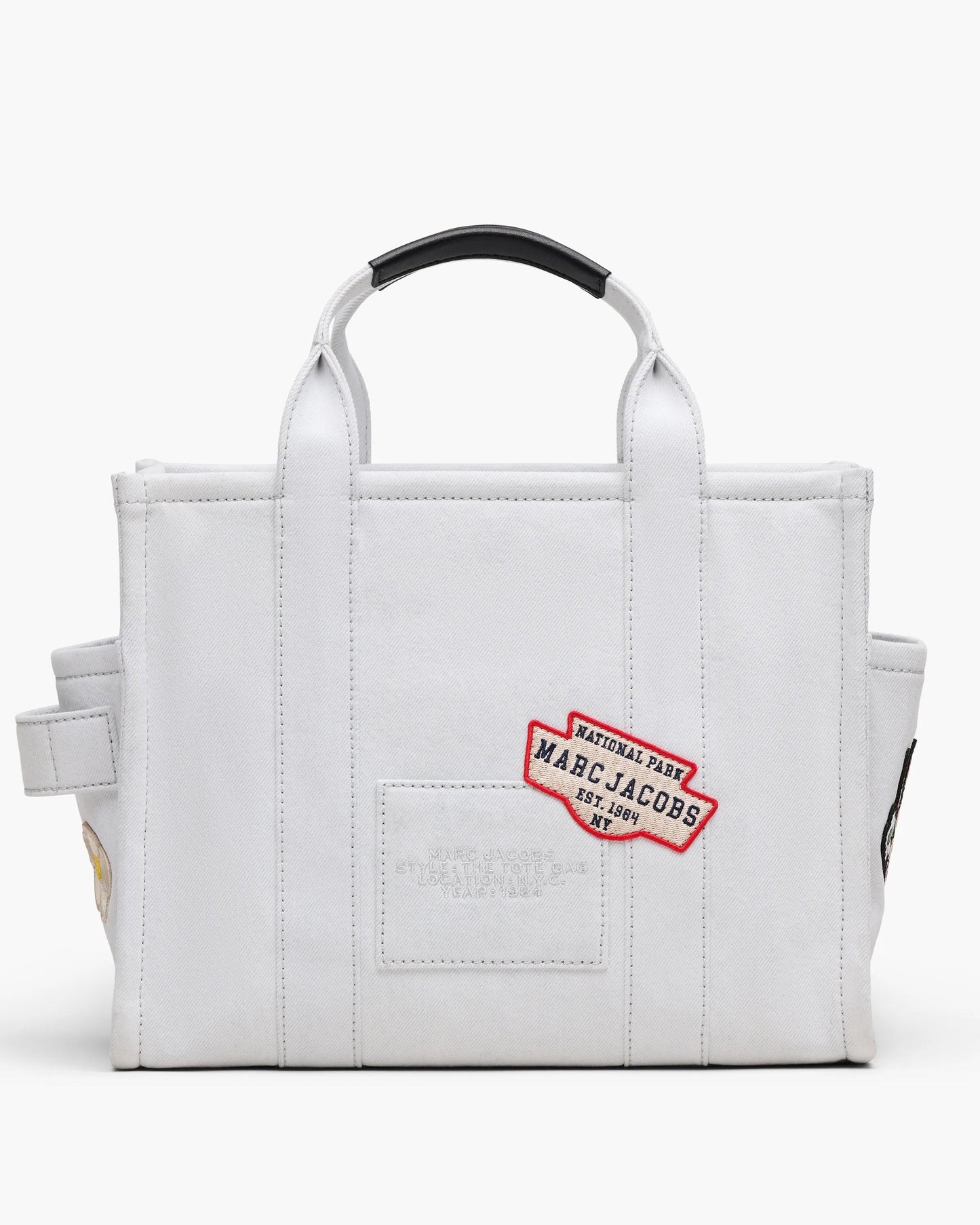 Bolsa Marc Jacobs The Camp Patchwork Denim Medium Tote Bag, Jeans com patchwork, cor Jeans Claro, detalhe do material | Original Exports
