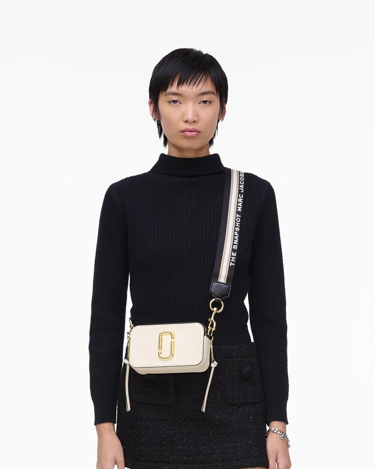 Bolsa Marc Jacobs The Snapshot Mini, Couro Saffiano Legítimo, cor Branco Nuvem Multicolor, vista lateral | Original Exports