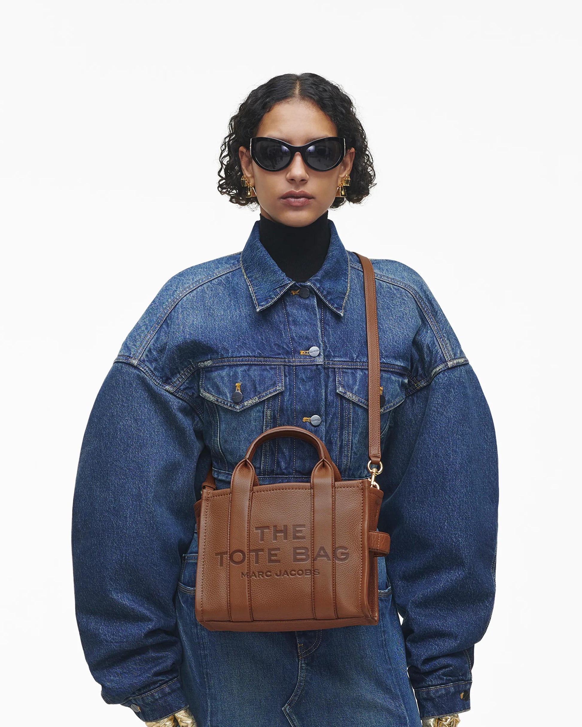 Bolsa Marc Jacobs The Leather Small Tote Bag, Couro Legítimo, cor Óleo de Argan, vista lateral | Original Exports
