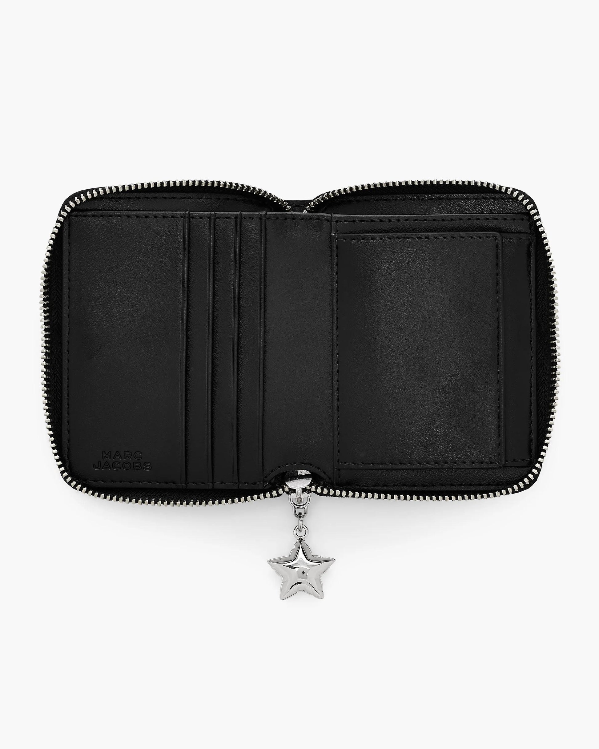 Carteira Marc Jacobs The Perfect Everyday Slim Compact Wallet, Couro Legítimo Liso, cor Preto, vista lateral | Original Exports