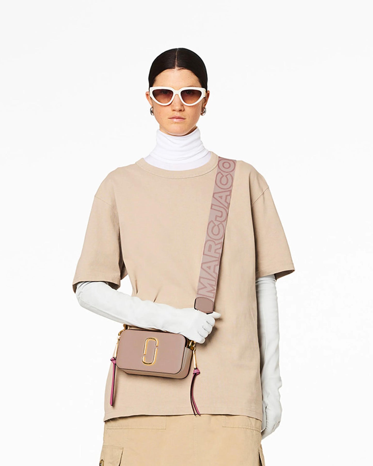 Bolsa Marc Jacobs The Snapshot Jacquard, Tecido Jacquard Estampado, cor Rose Multi, vista lateral | Original Exports