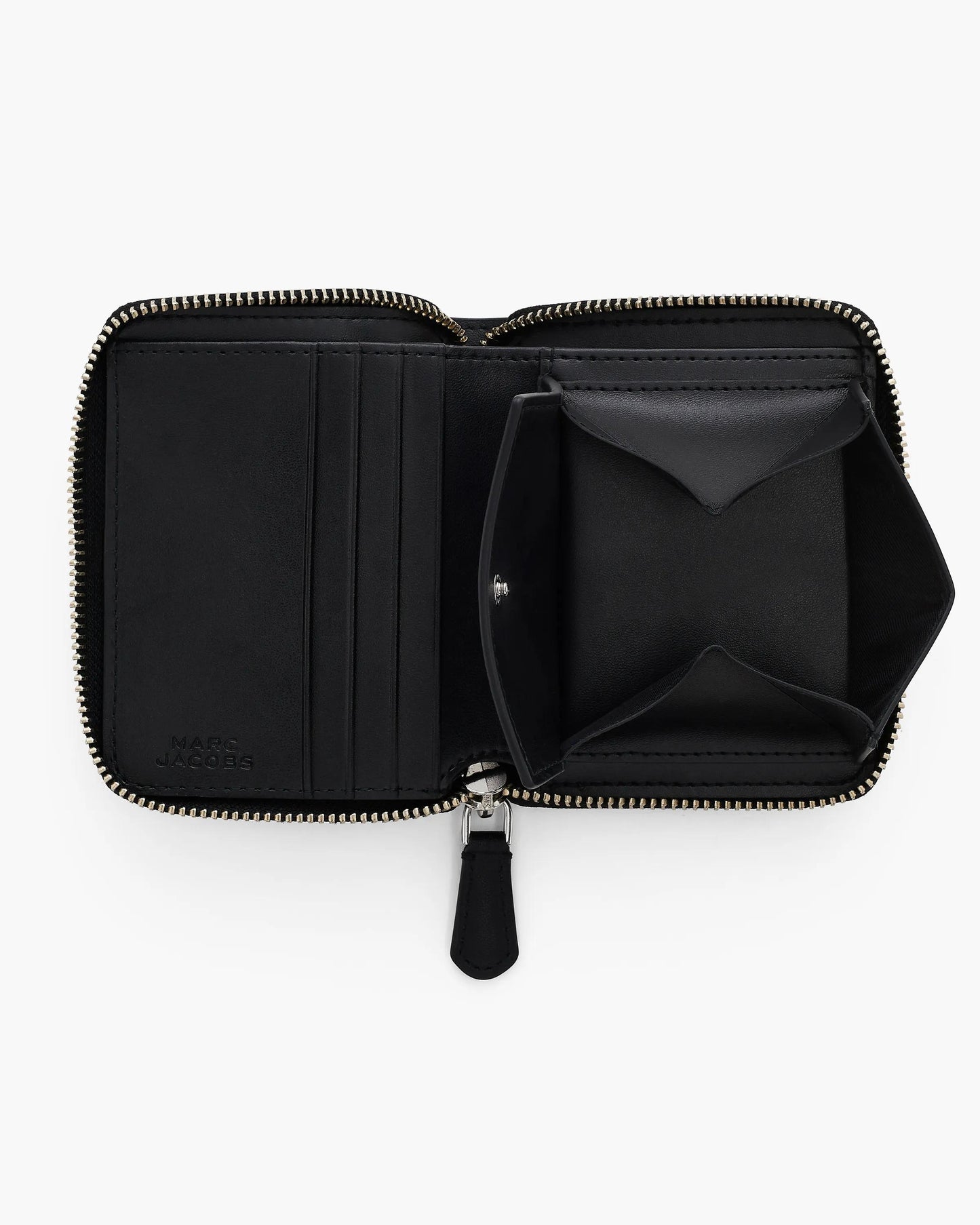 Carteira Marc Jacobs The Everyday Slim Compact Wallet, Couro Legítimo Liso, cor Preto, detalhe do material | Original Exports