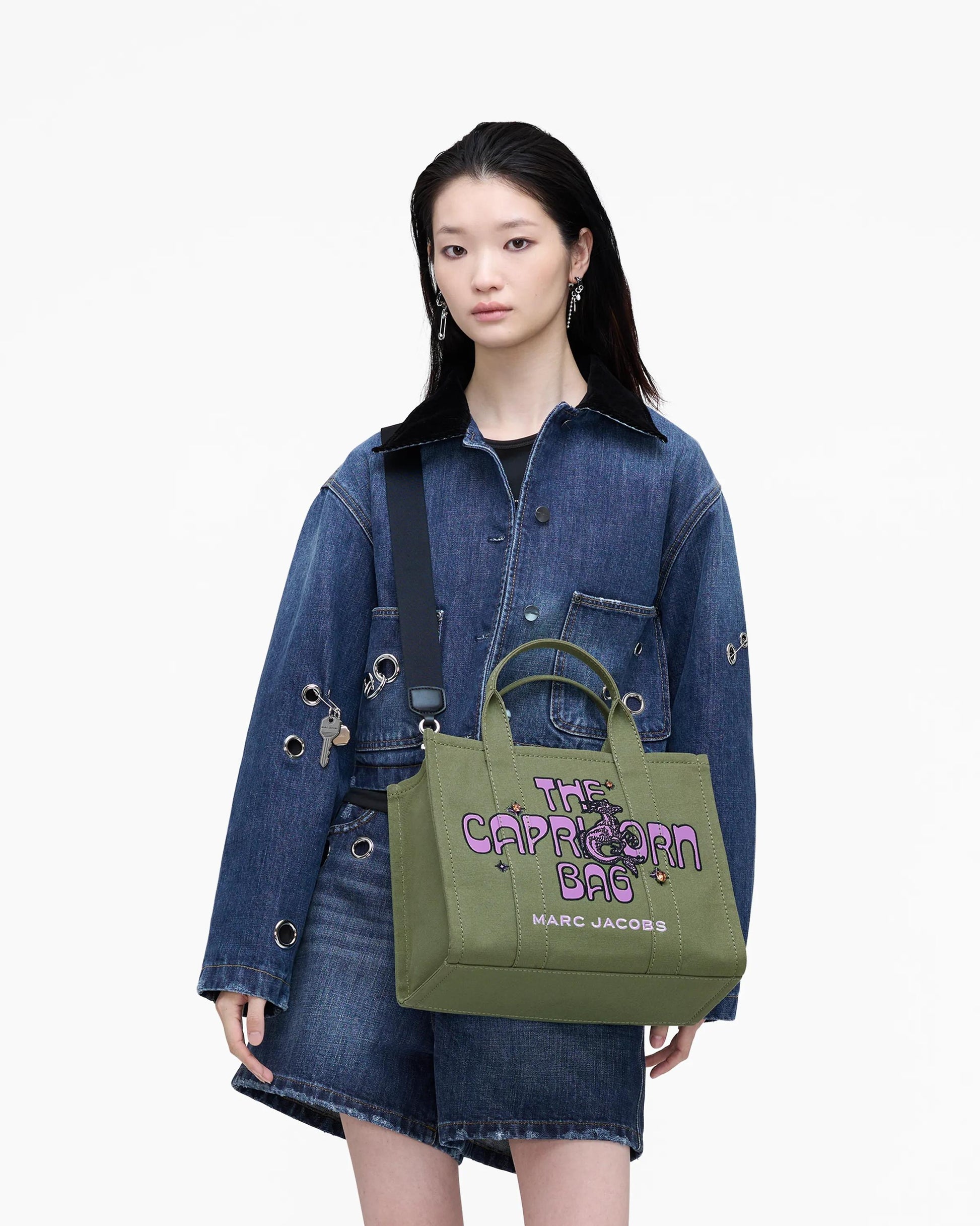 Bolsa Marc Jacobs The Zodiac Tote Bag, Lona de Algodão, cor Capricórnio, vista lateral | Original Exports