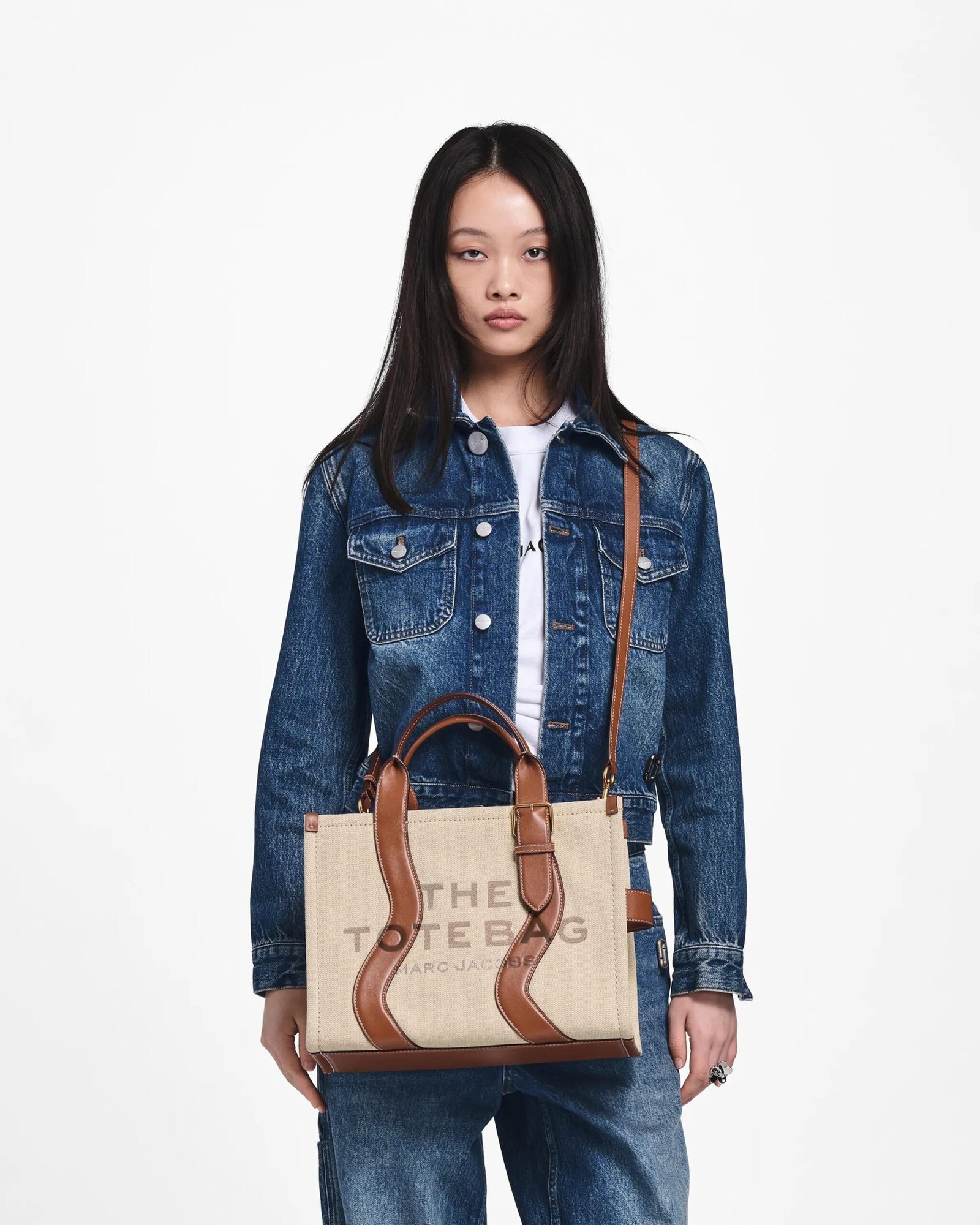 Marc Jacobs The Wavy Canvas Medium Tote Bag - Image 10