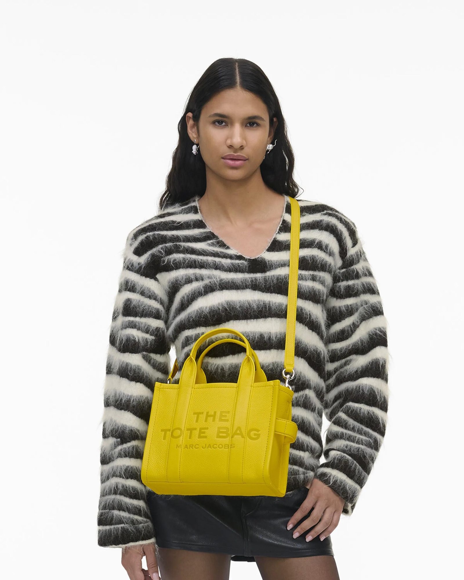 Marc Jacobs The Leather Small Tote Bag - Image 38